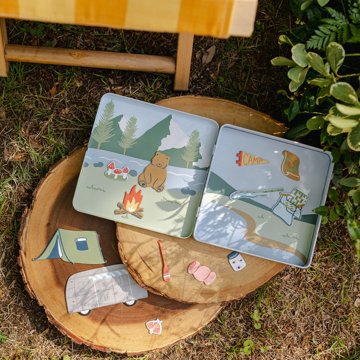 Camp Explorer Camp Explorer Magnetic Game, Daydream Society