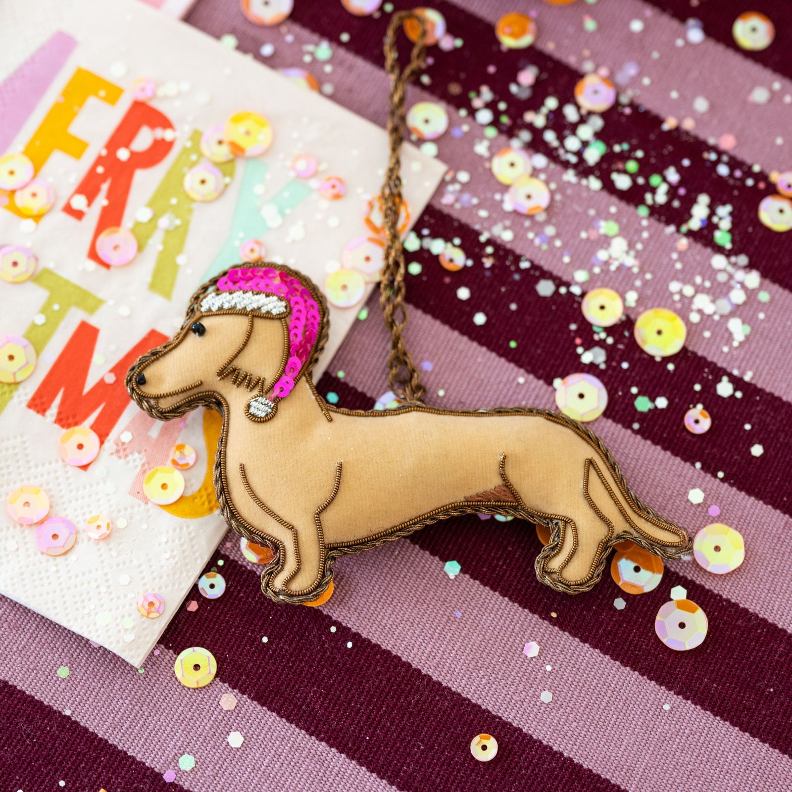 Ginny the Dachshund Ornament, Daydream Society