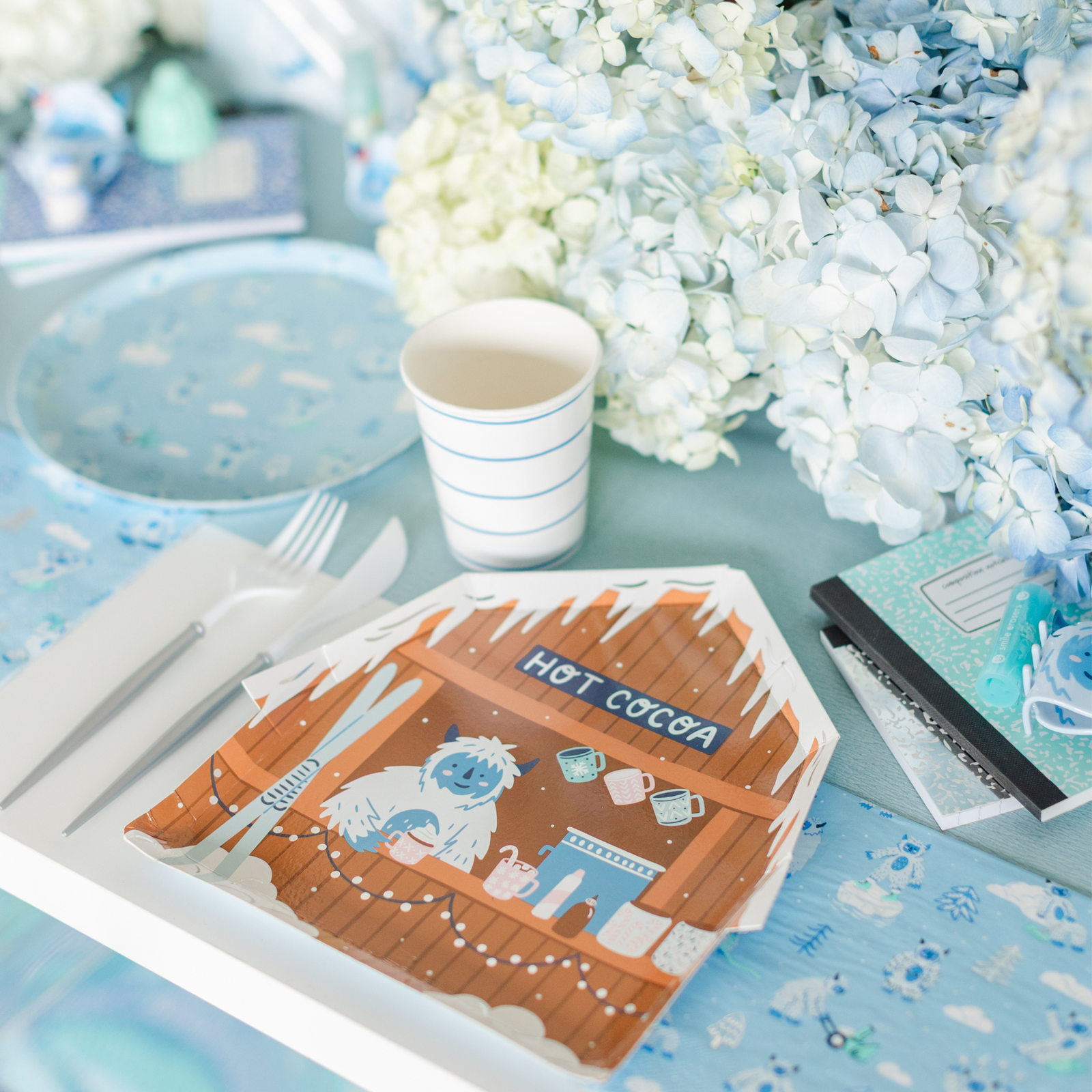 Yeti Hot Cocoa Large Plates, Daydream Society