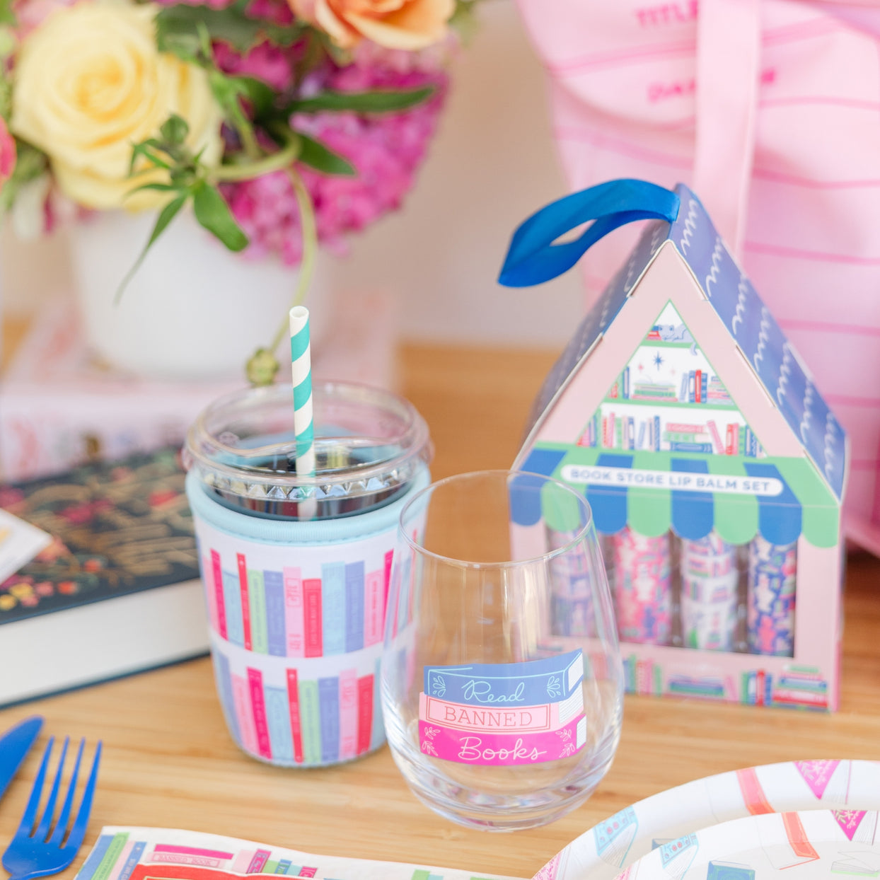 Bookshelf Print Beverage Sleeve, Jollity & Co