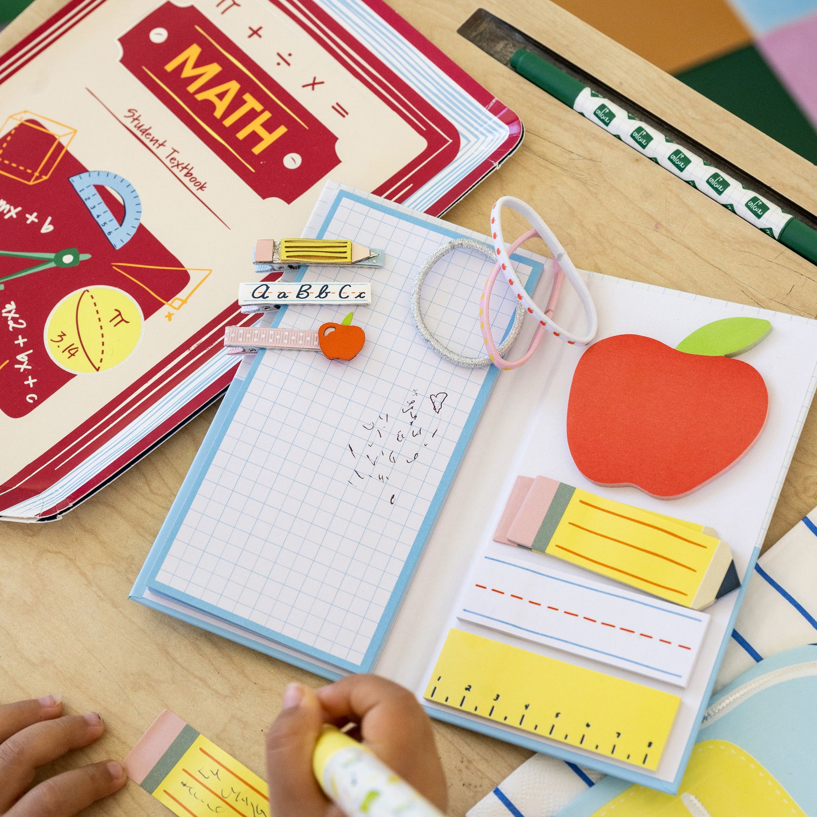 Smarty Pants Textbook Large Plates