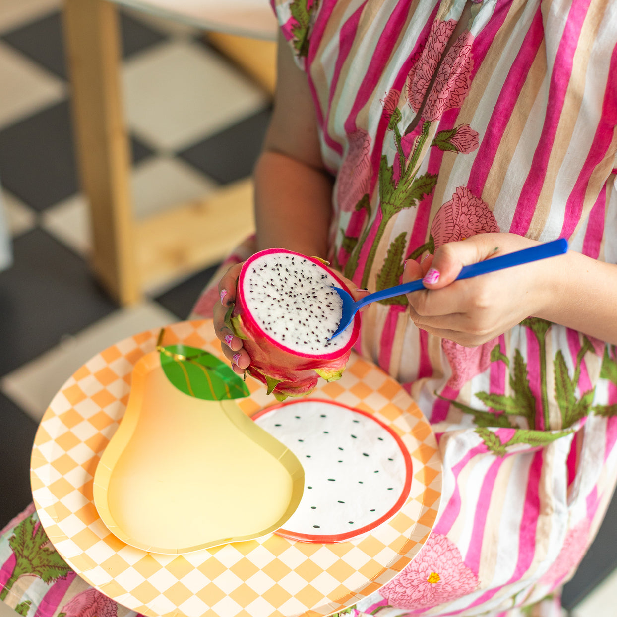 Le Dinner Dragon Fruit Cocktail Napkins