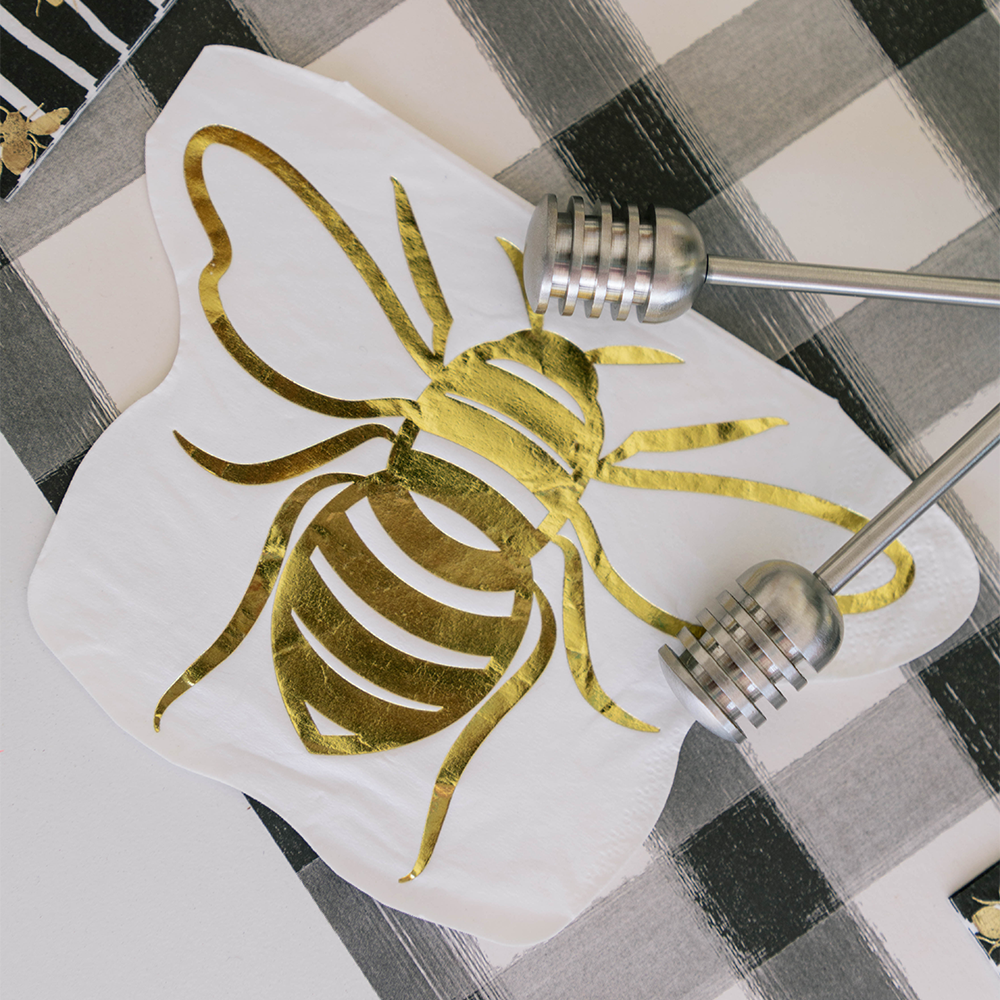 https://shopjollity.co/cdn/shop/products/Jollity-Co-Small-Bee-Cocktail-Napkin_622x@2x.png?v=1617789851